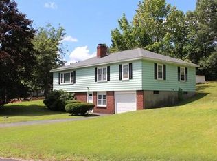 36 Ridgewood Dr, Leominster, MA 01453