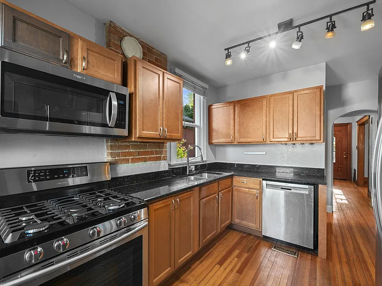 3019 N Gaylord St — Photo 7