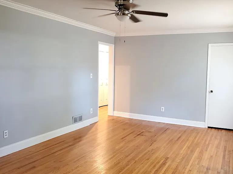 638 Vanderbrook Rd — Photo 2