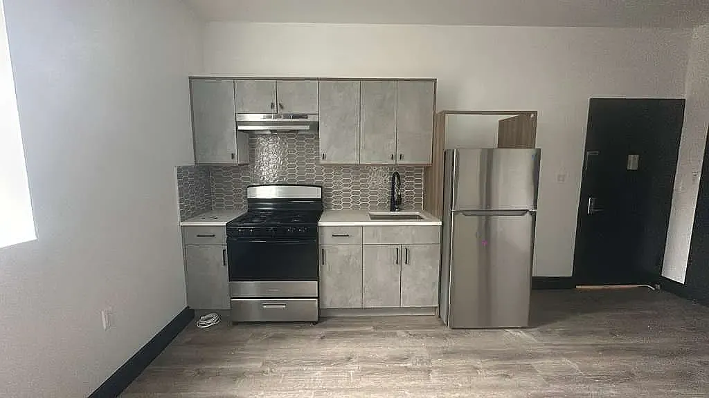 2 bed, $2,000 — Photo 1
