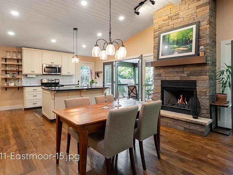 111 Eastmoor Dr — Photo 6