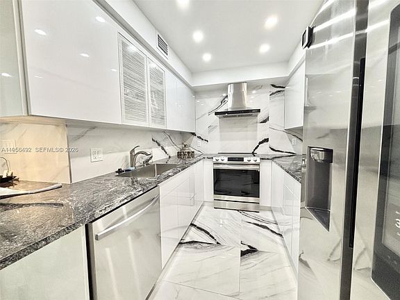 4th image of 1965 S Ocean Dr APT 15B