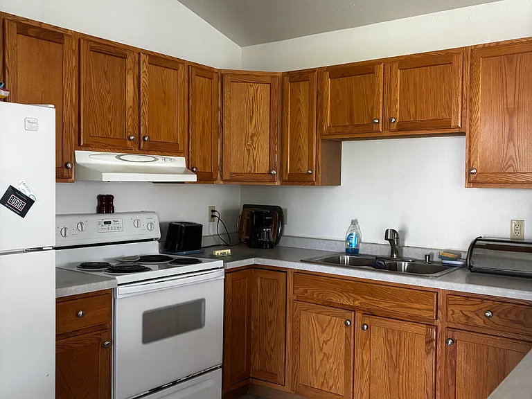 7601 John Ave — Photo 5