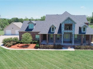 8116 N Coffelt Cemetery Rd, Bentonville, AR 72712