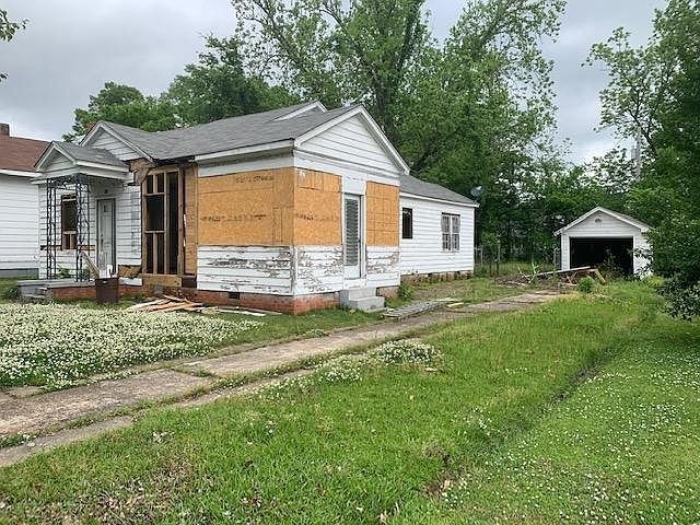 2nd image of 211 3rd St S