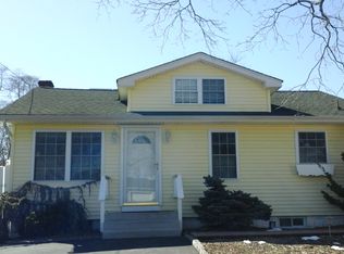20 Abinet Court, Selden, NY 11784