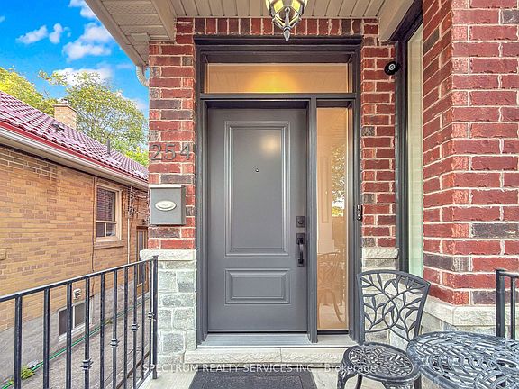 5th image of 254 John St