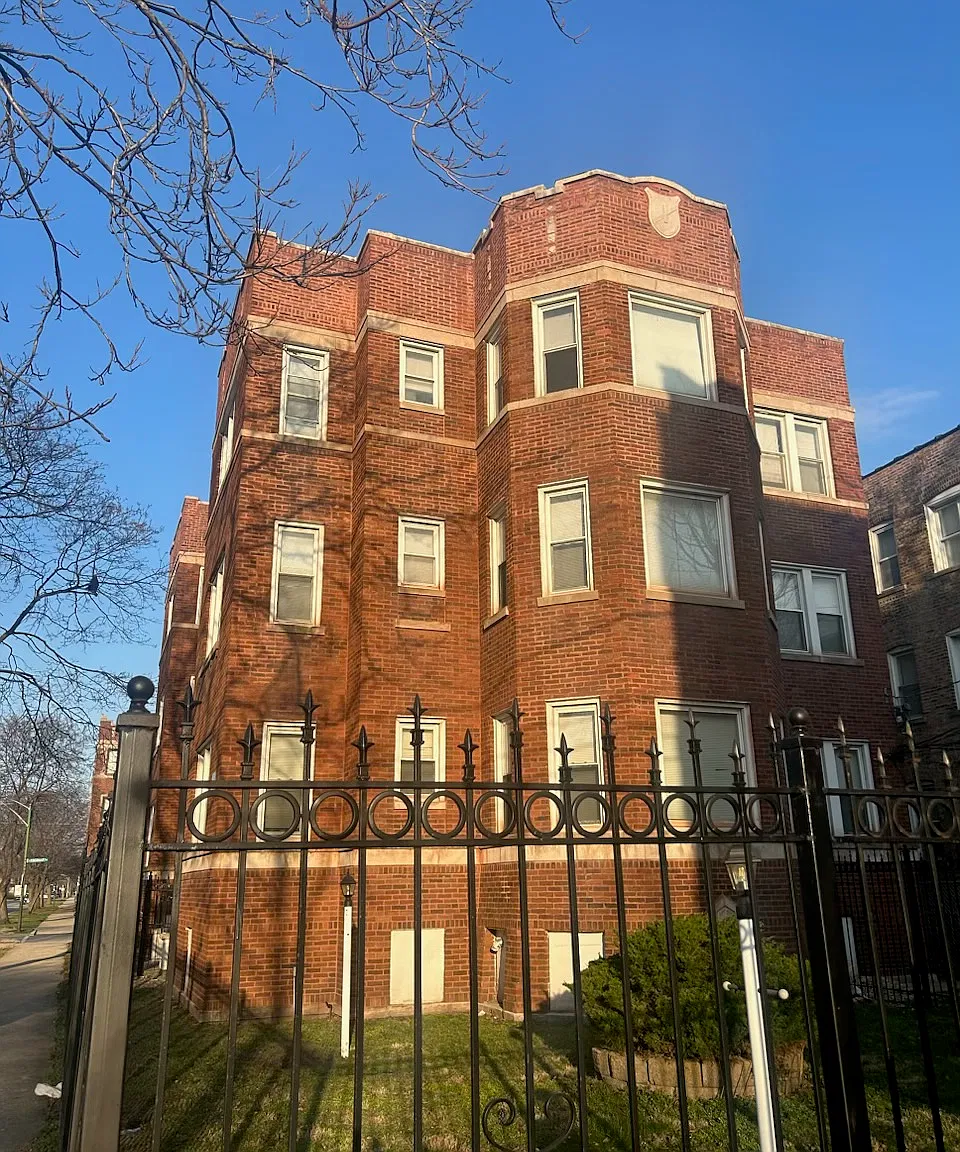 2 bed, 1000 sqft, $1,375 — Photo 4