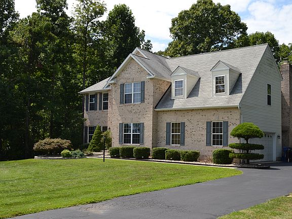 3rd image of 1029 Wales Dr
