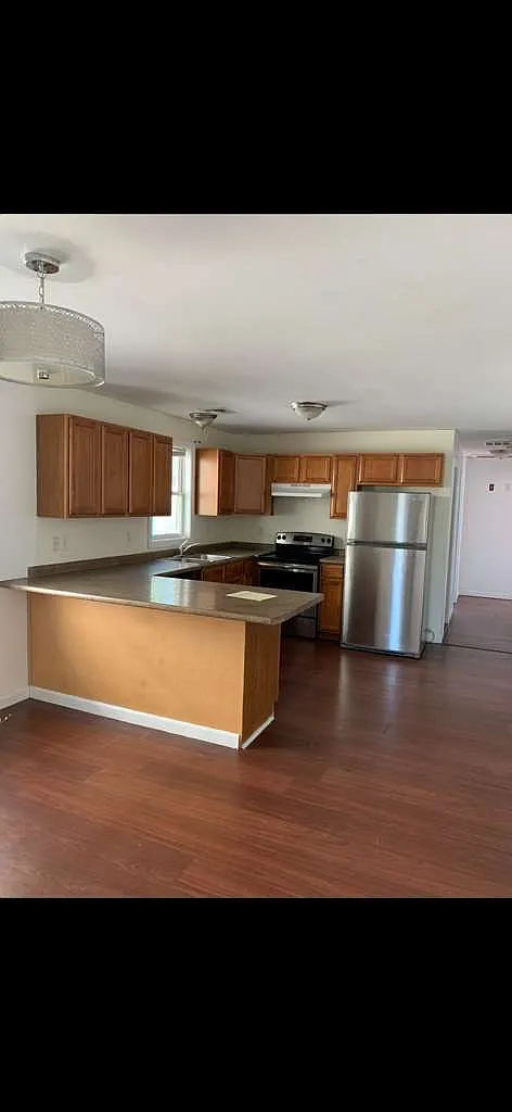 4 bed, 1430 sqft, $2,800 — Photo 4