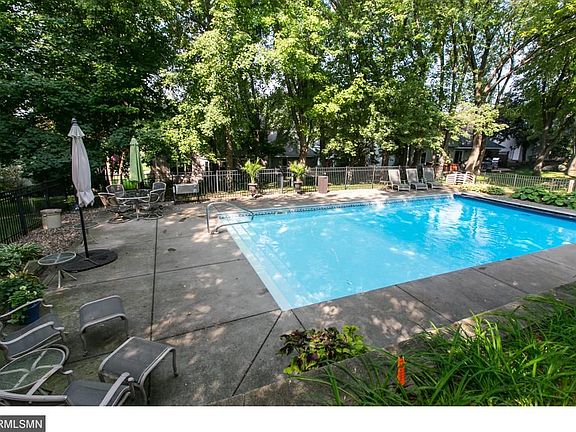 5th image of 9656 Brookview Ct