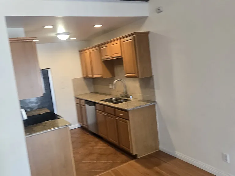5460 White Oak Ave #G312 — Photo 3