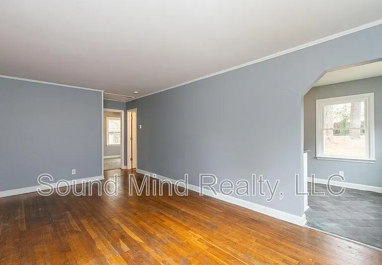 1729 Dallas St — Photo 8