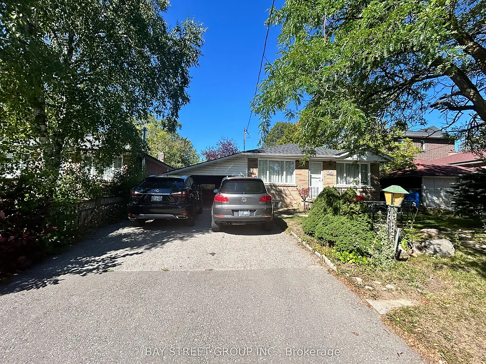 345 Centre St E