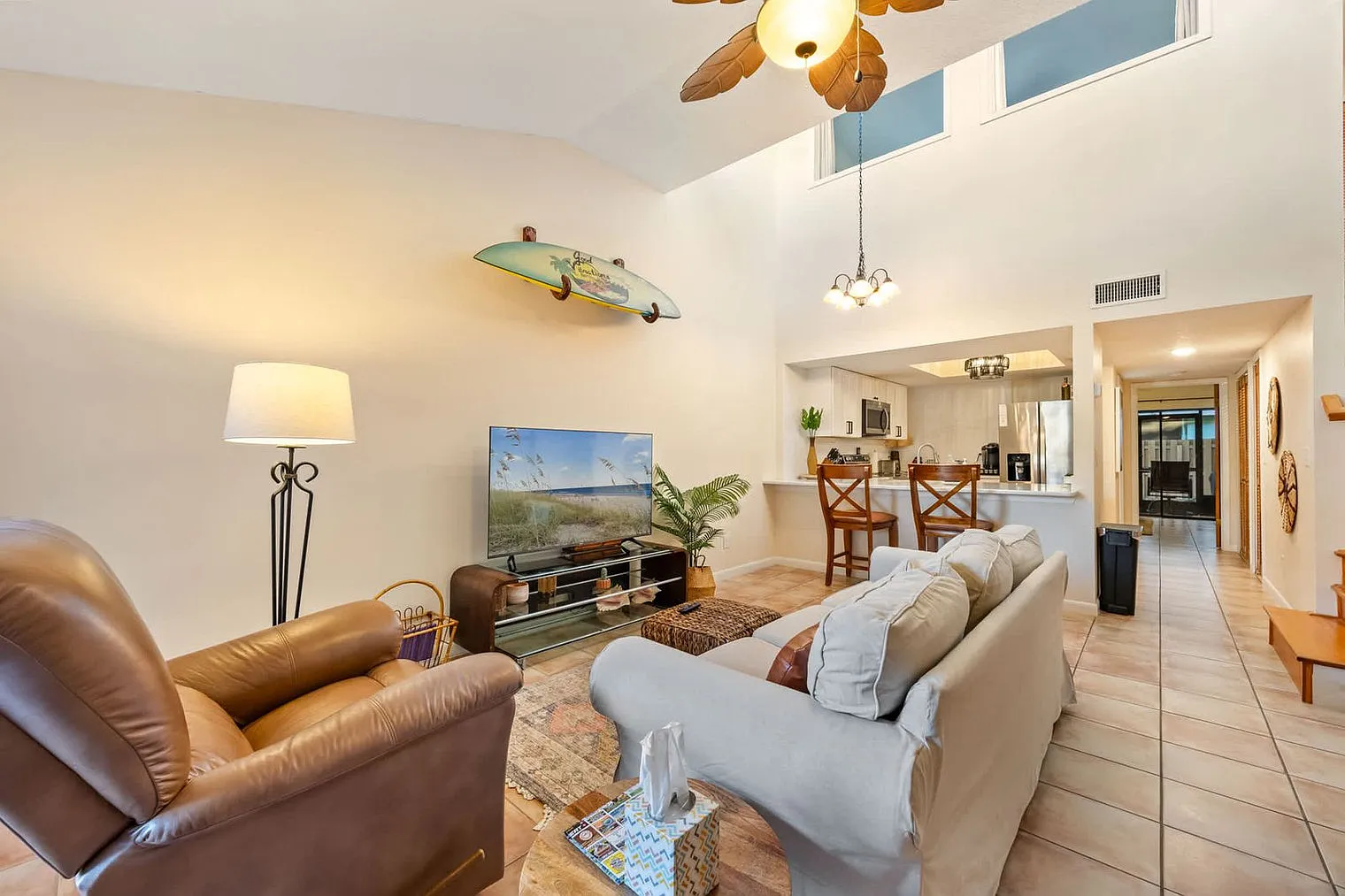 2 bed, 2.0 bath, 1388 sqft, $4,426 — Photo 2