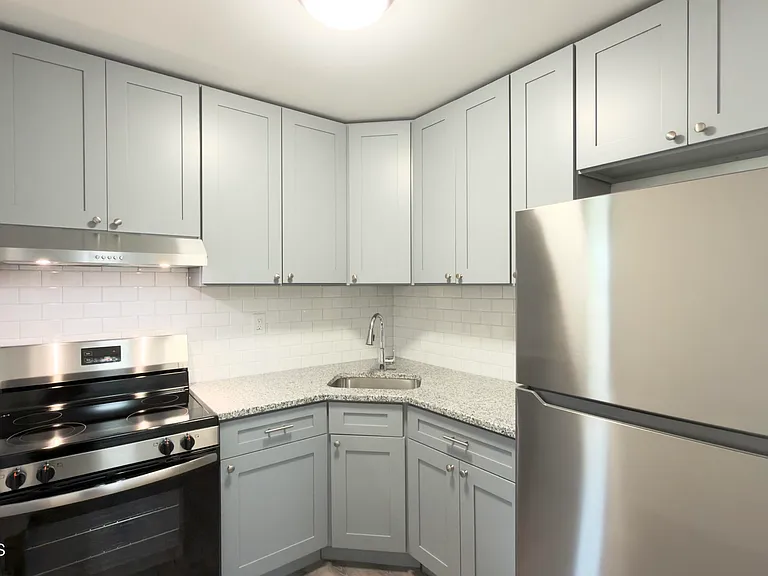 91 Arrowood Rd #D — Photo 3