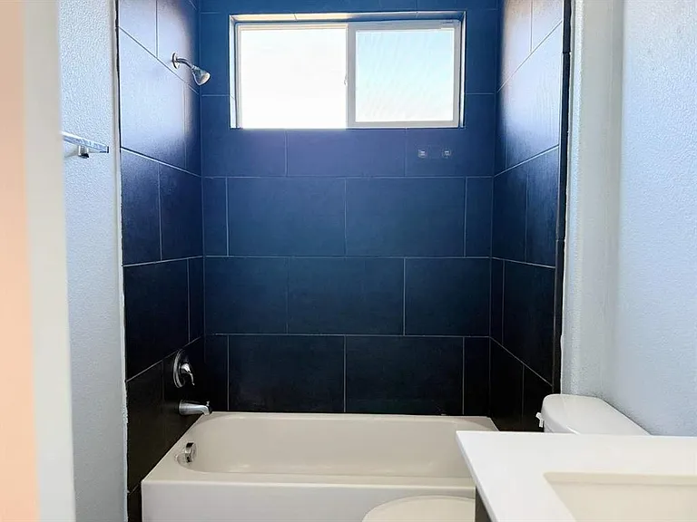 7208 Lysander Ct — Photo 15