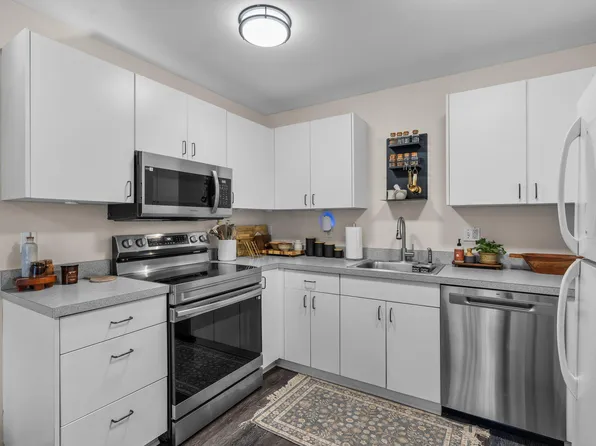 1015 SE 4th St APT 11, Bend, OR 97702