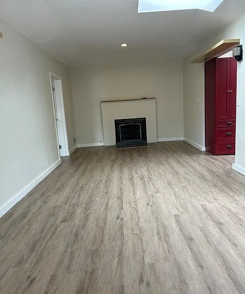 SW Admiral Way — Photo 5