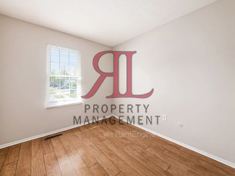 4922 Dunlap Rd — Photo 15