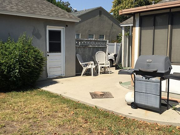 Encl. step down patio room