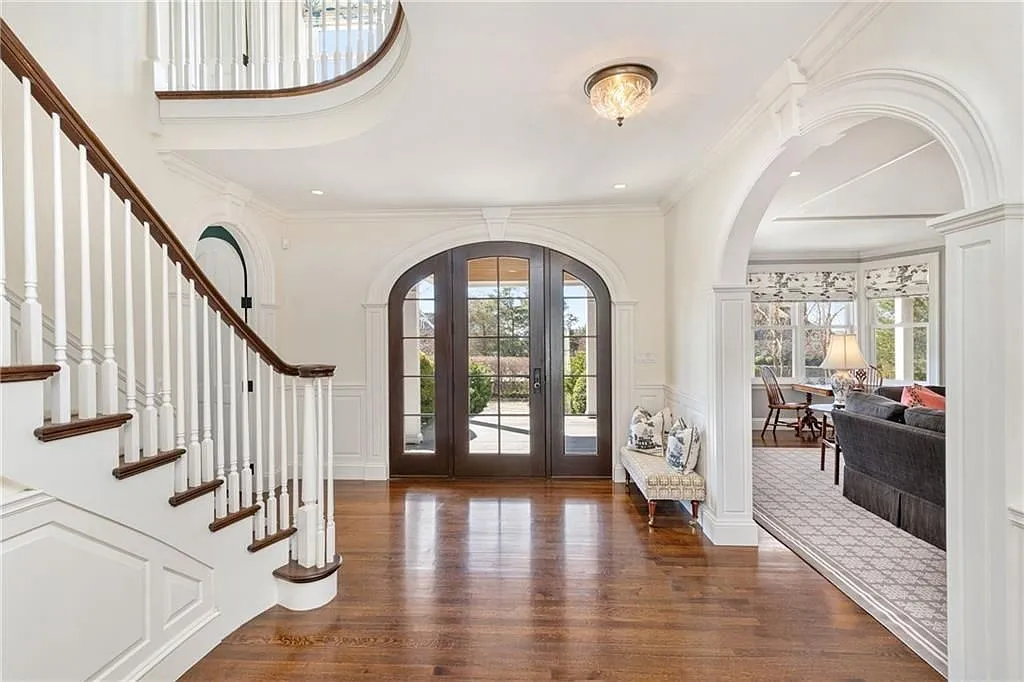 5 bed, 6.0 bath, 6017 sqft, $16,500 — Photo 3
