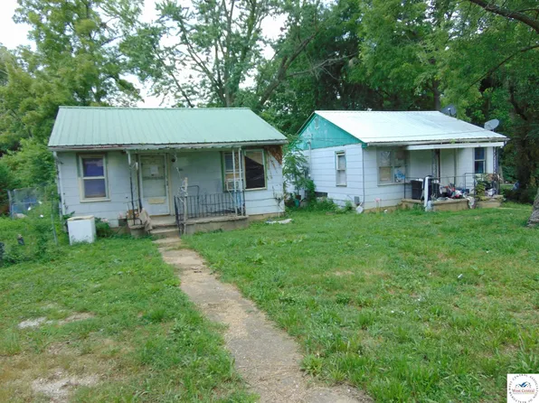 208 N Montgomery St, Windsor, MO 65360