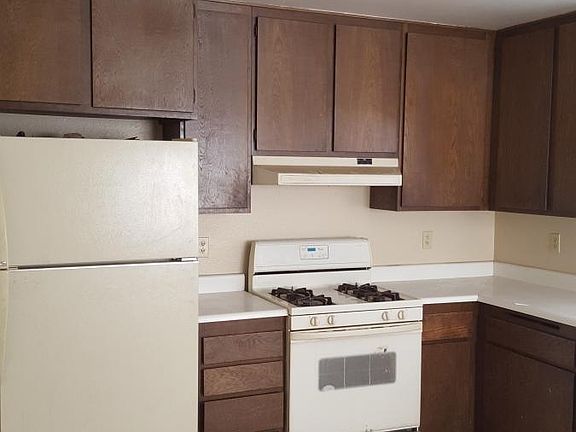 5th image of 4720 Millbrook Ct