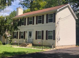 980 Country Place Dr, Tobyhanna, PA