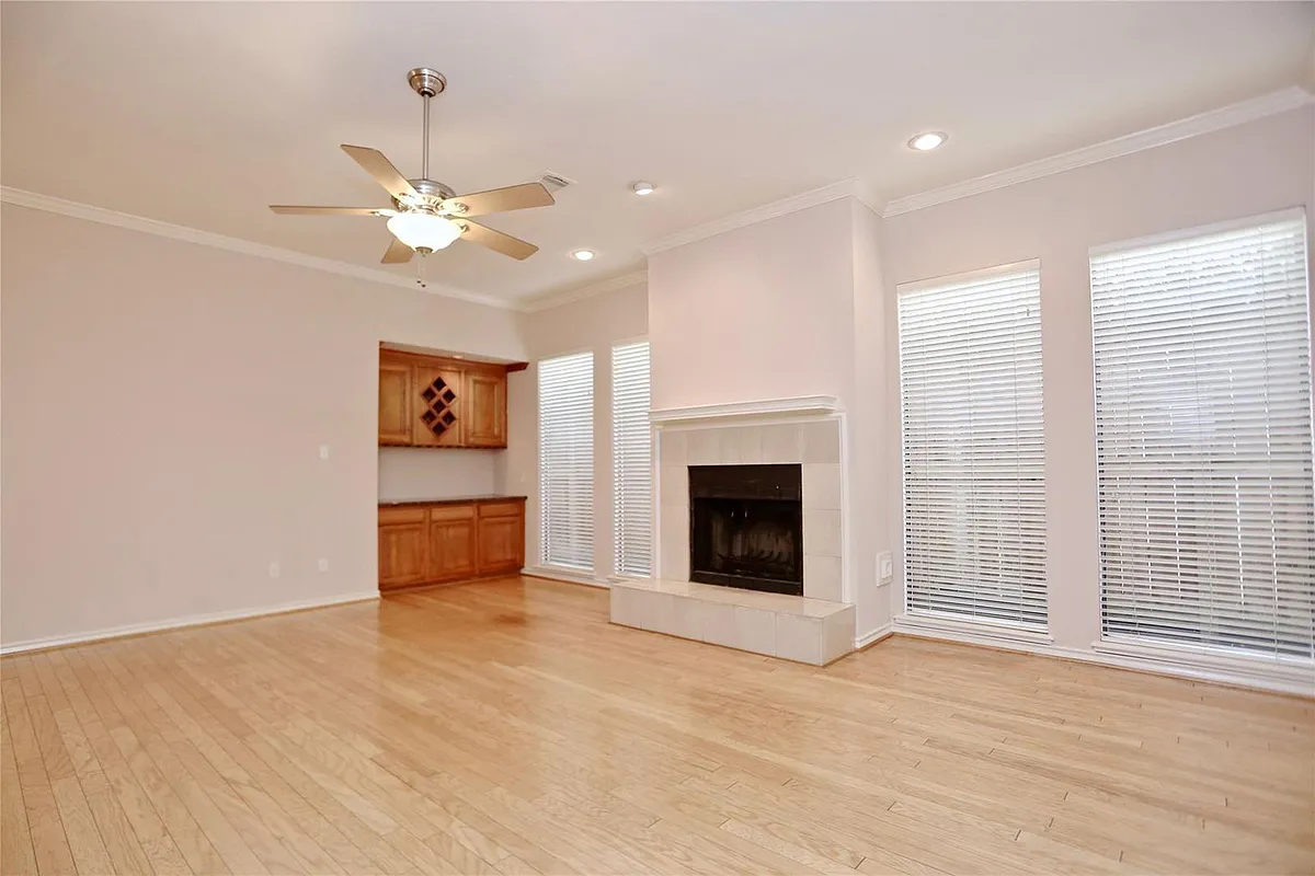 Building Photo - 1721 Potomac Dr #C