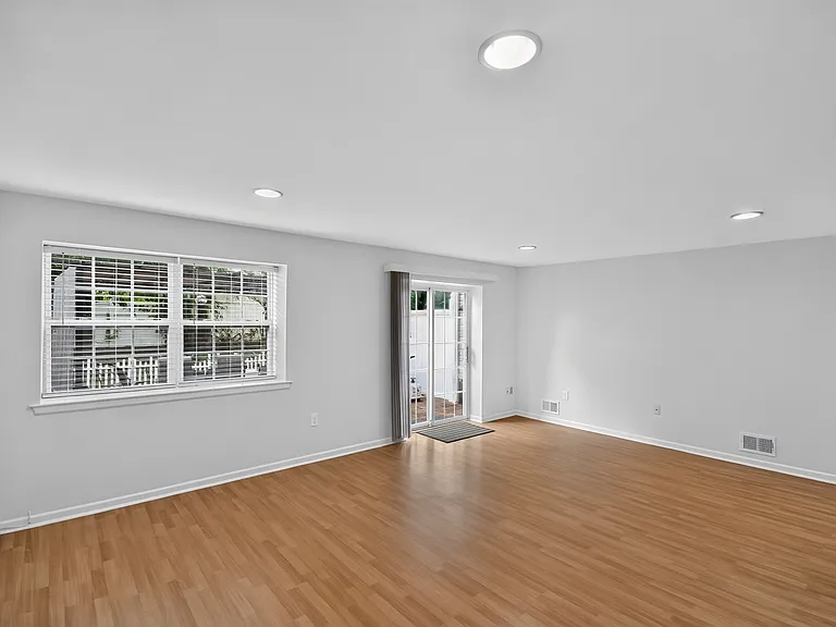574 Beachway Ave — Photo 16