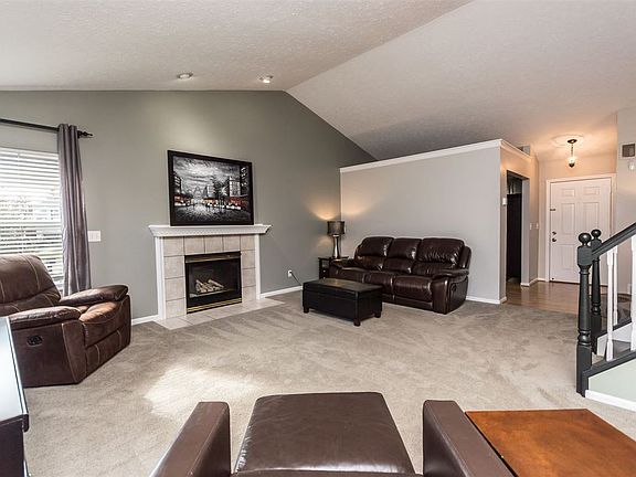 3rd image of 7380 Cumberland Cir