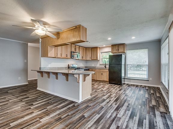 3rd image of 2131 Onetta Dr