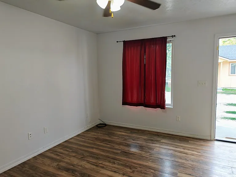 913 S Wardwell Ave #B — Photo 12