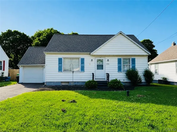 1102 Buckley Rd, Liverpool, NY 13088