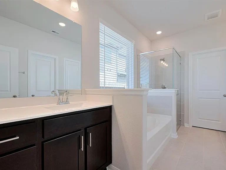 2405 Seamist Cove Ln — Photo 32