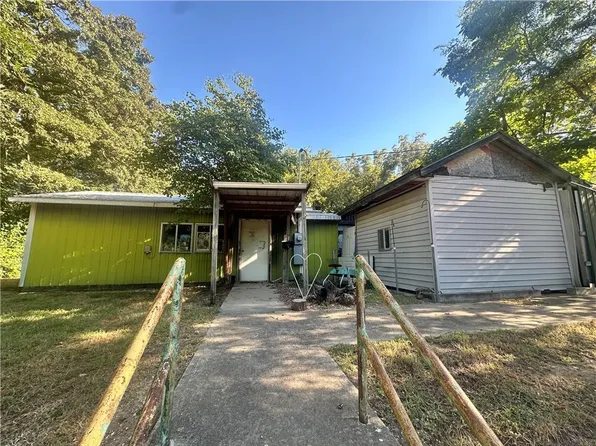 123 W Sparks Ave, Warrensburg, MO 64093