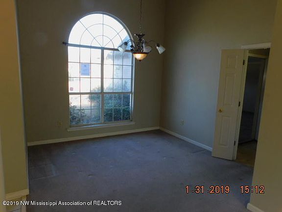 5th image of 10921 Lexington Dr