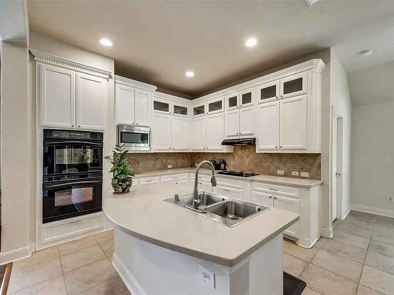 14574 Daneway Dr — Photo 3