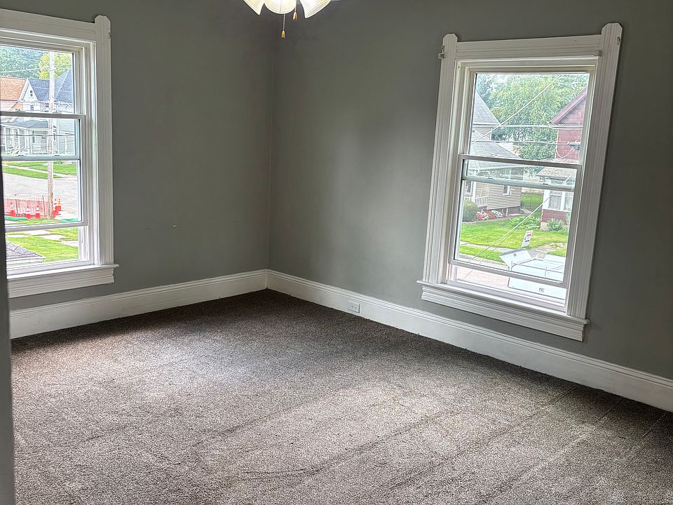 2nd image of 709 Green Ave SW