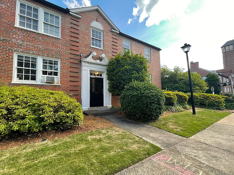 2841 Thornhill Rd — Photo 96