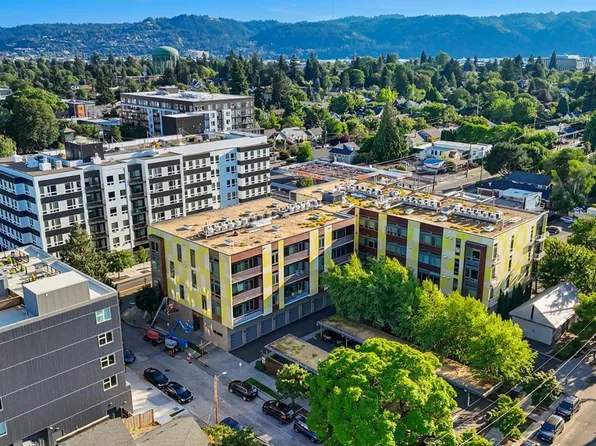 1455 N Killingsworth St APT 404, Portland, OR 97213