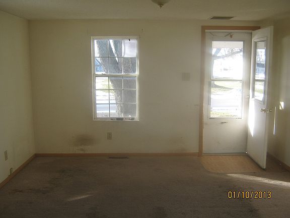 5th image of 907 N Ben Hawkins St
