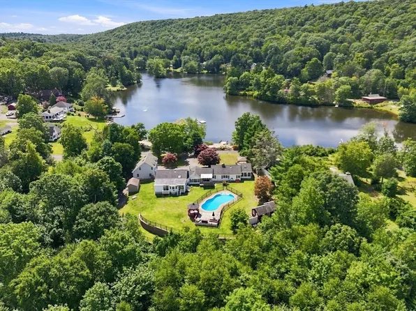 102 Lakeside Dr, Monson, MA 01057