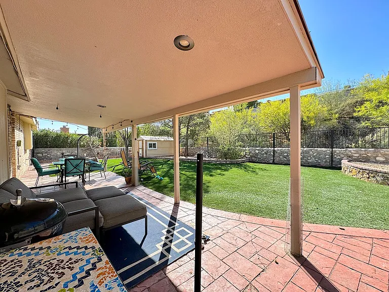 6851 Amposta Dr — Photo 26
