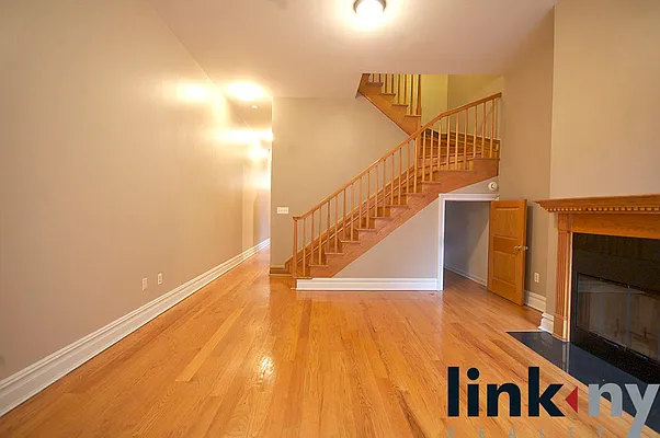 Rented by Link NY Realty | media 3