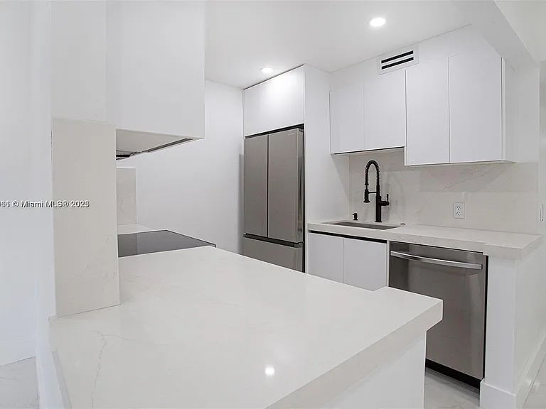 13250 SW 7th Ct #204L — Photo 7