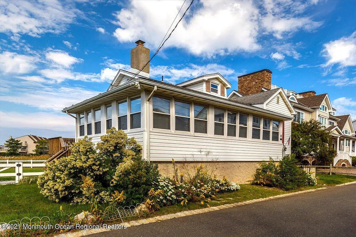 4 bed, 1304 sqft, $3,300 — Photo 4