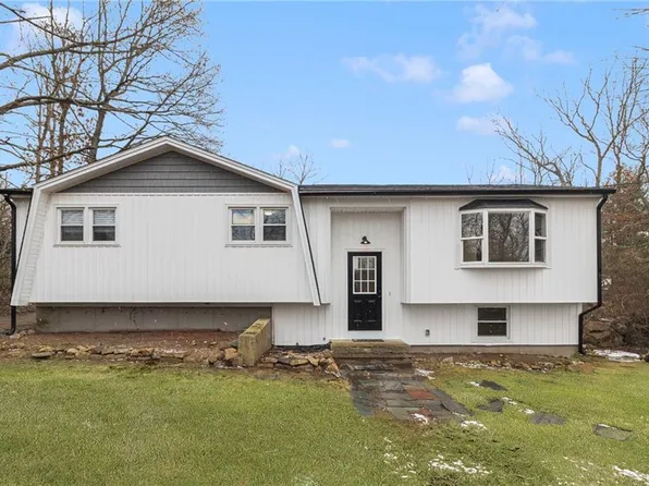 19 Clearview Dr, Richmond, RI 02892