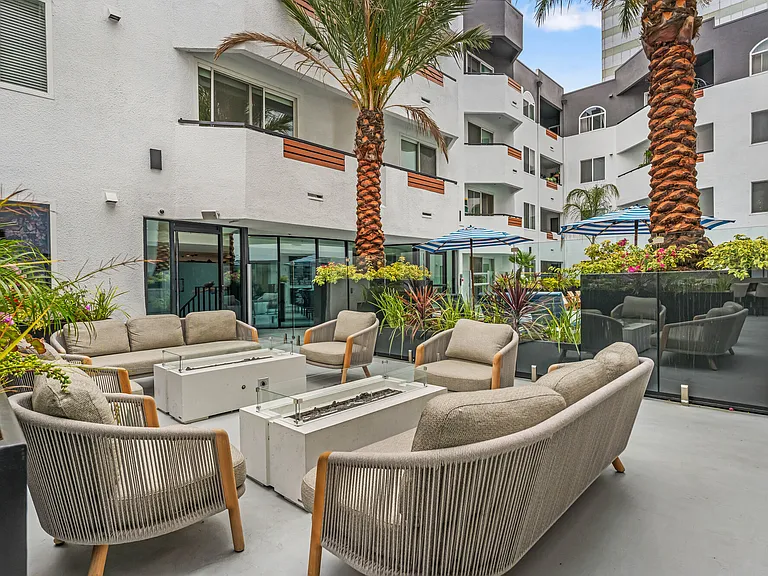 Veda Luxury Apartments — Photo 22